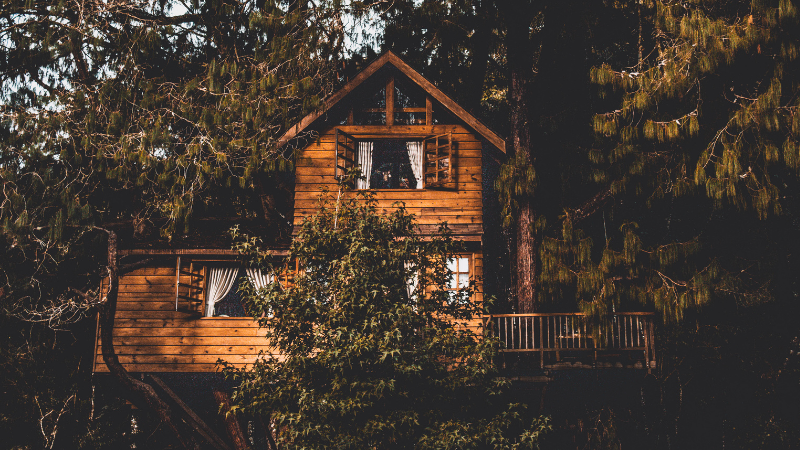 glamping treehouse