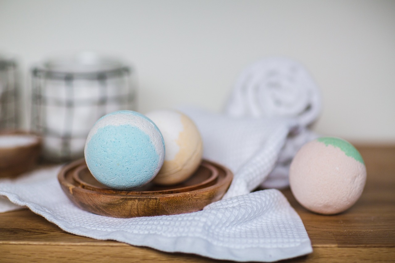 Bath bombs, pamper spa kit